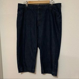 Lee just below the knee capri bermuda navy jeans